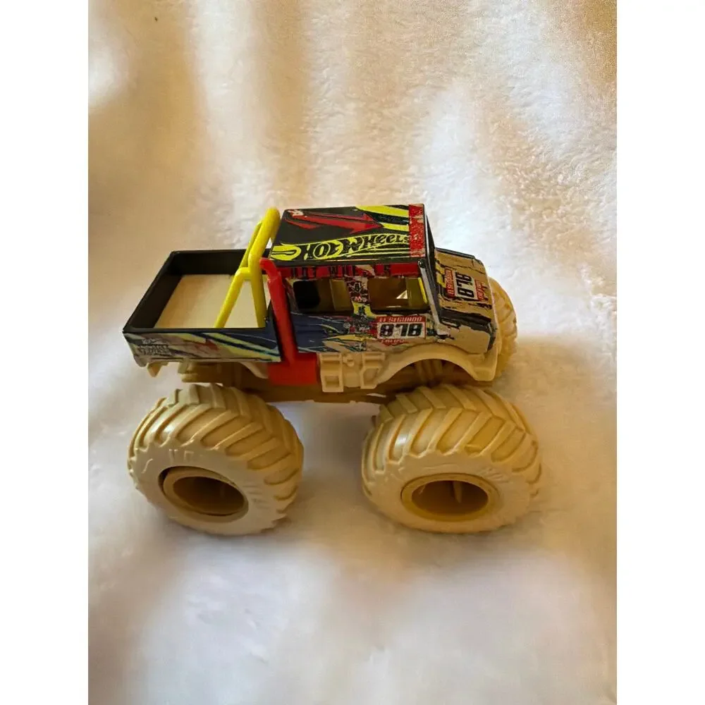 Mattel Hot Wheels Monster Trucks El Segundo 878 Mercedes Benz Unimog Loose